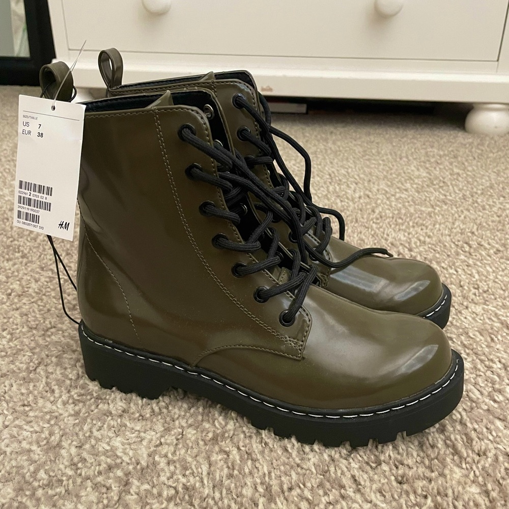 New with Tags | H&M Olive Green Shiny Combat Boots Size 7